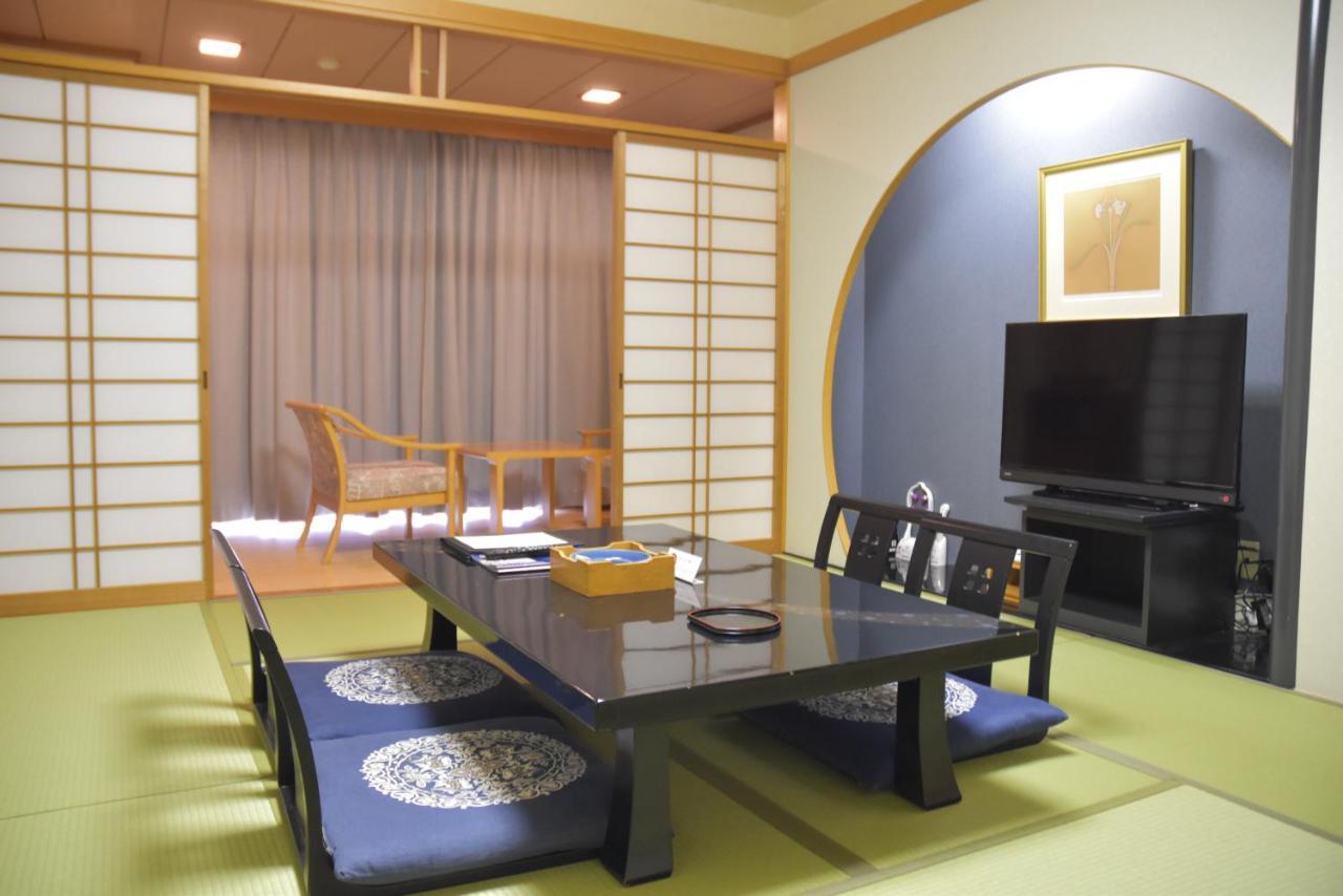 The Gran Resort Elegante Awajishima Экстерьер фото